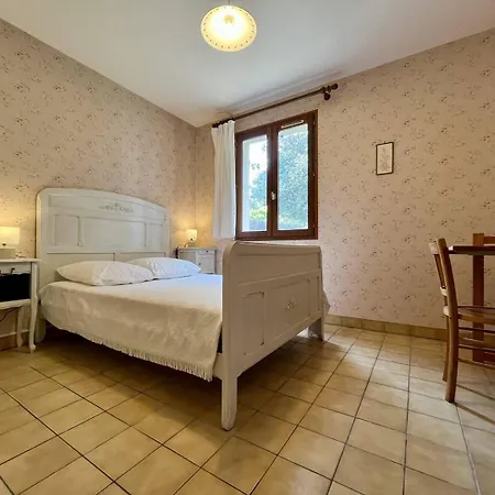 La Maison Au Volet Bleu Sgo000-431 Villa
