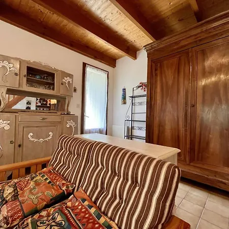 La Maison Au Volet Bleu Sgo000-431